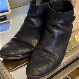 Size 9 GAP booties